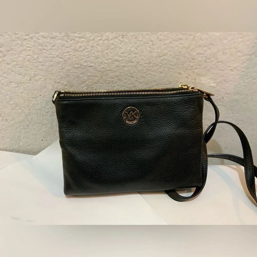 Michael Kors Crossbody black leather bag organizer multiple pockets